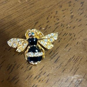 Bee pin